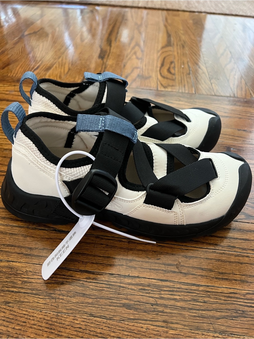 Keen Hoodzerra Sandals